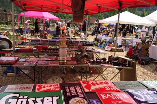 Flohmarkt auf Burg Sommeregg