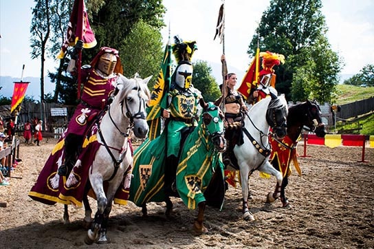 Ritterspiele auf Burg Sommeregg